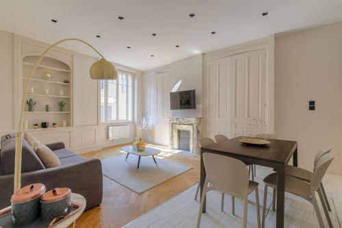 Spacieux T3 moderne avec parking, Ecully