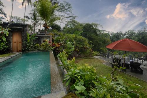 Kolam renang di atau dekat dengan Kaja Villa