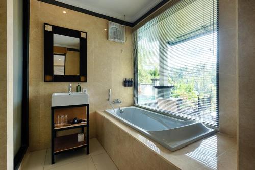 Bilik mandi di Kaja Villa