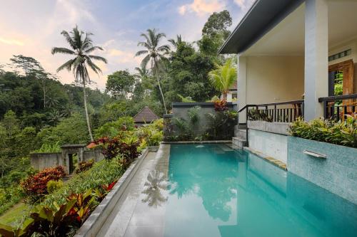 Kolam renang di atau dekat dengan Kaja Villa