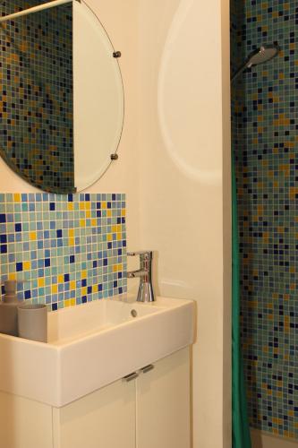 Photo de la galerie de l'établissement Studio indépendant, entre canal du midi, mer et pays Cathare, à Moussan