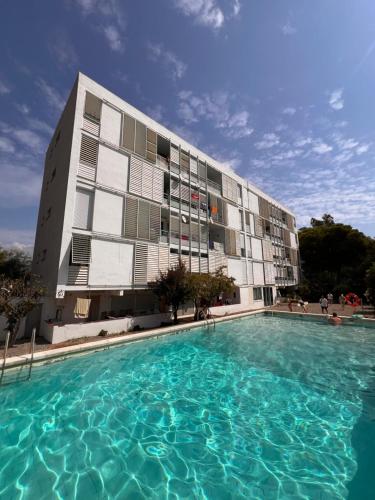 3 room apartment, 500m to beach, swimming pool, nice terrace