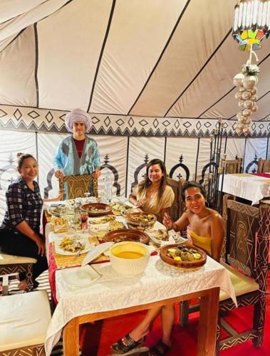 Hosté ubytování Authentic Desert Luxury Camp