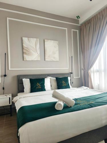 Ένα ή περισσότερα κρεβάτια σε δωμάτιο στο One Bedroom Troika Kota Bharu by AGhome, Modern Design