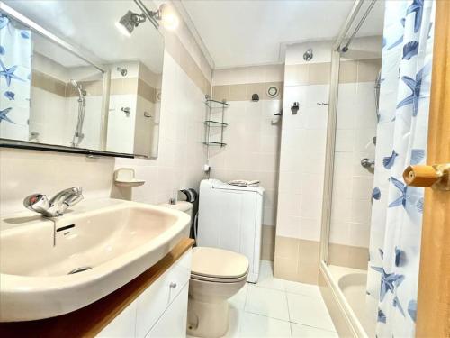 apartamento amplio con 2 dormitorios y vistas al mar
