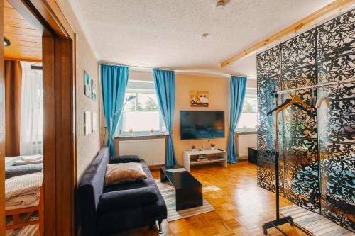 Televisyen dan/atau pusat hiburan di GADD Ferienwohnung 001 Glück an der Donau # Best Deluxe Stay 24#7 Check in
