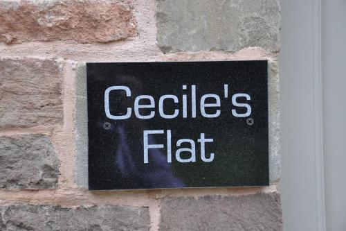 Un certificado, premio, letrero u otro documento en Cecile's Cottage at Cefn Tilla Court, Usk