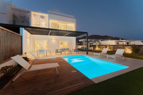 Casa Menta. Relaxing corner in front of the Ocean
