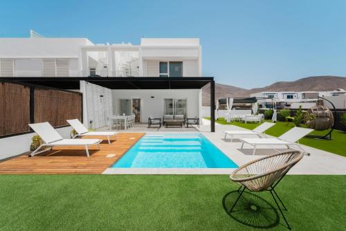 Villa Menta Relaxing corner in front of the Ocean