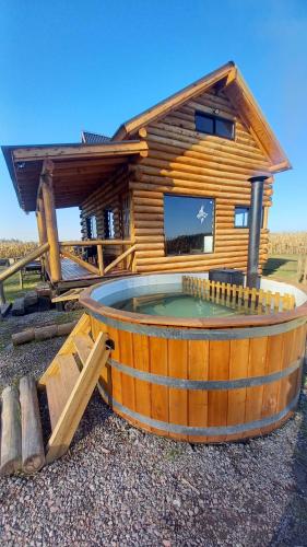 Das Gebäude in dem sich das Ferienhaus befindet