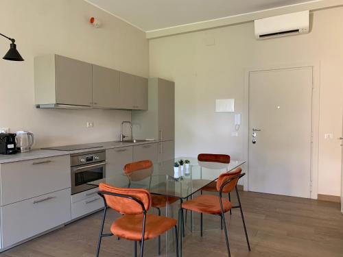 Elegant Bright Living in the City Centre