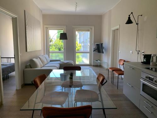 Elegant Bright Living in the City Centre