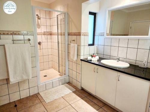 Koupelna v ubytování Villa T14 - Selborne Golf Estate