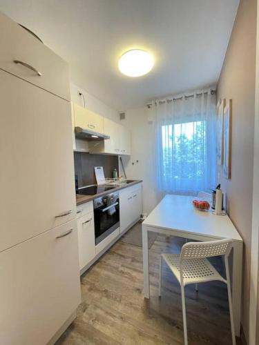 Η κουζίνα ή μικρή κουζίνα στο Gemütliche Ferienwohnung in Nickenich für 5 Gäste