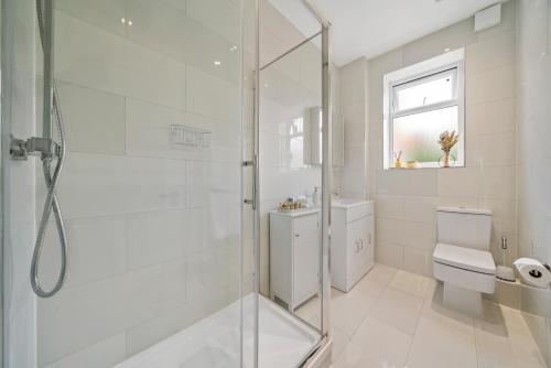 London Wembley Luxury Stay 2BR Apartment next to stadium with Free Parking photo 8