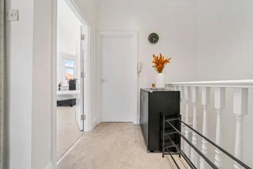 London Wembley Luxury Stay 2BR Apartment next to stadium with Free Parking photo 20