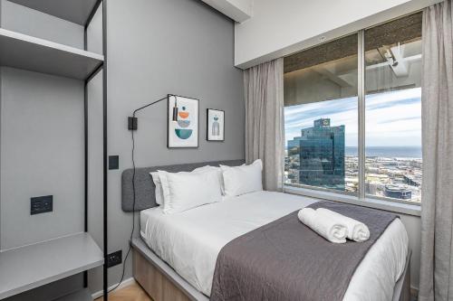 Letto o letti in una camera di One Thibault Hotel by ITC Hospitality