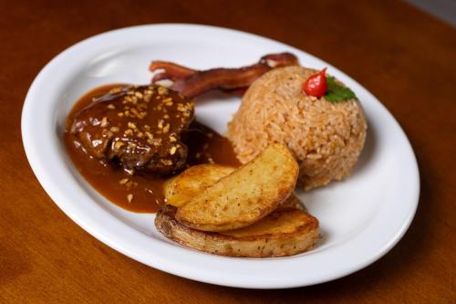 Comida en el hotel o alrededores