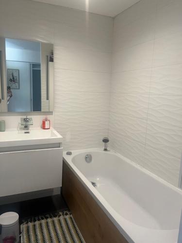 Photo de la galerie de l'établissement Chambre privée dansHavre de paix, à Meyreuil