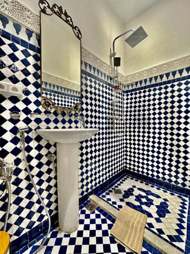 Riad Damia Suite & Spaにあるバスルーム