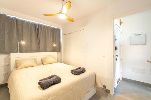 Modern Renovated Apartment with Terrace in Playa de las Americas