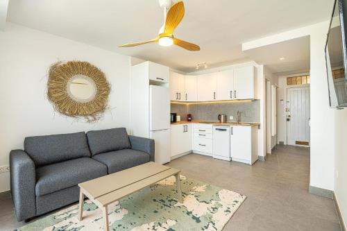 Modern Renovated Apartment with Terrace in Playa de las Americas