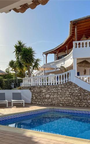 Exklusive Luxusvilla - Meerblick - beheizter Pool