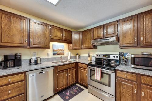 Η κουζίνα ή μικρή κουζίνα στο M and M Mountain Retreat in North Conway!