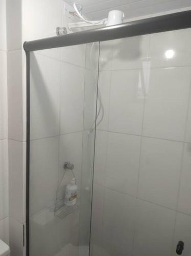 Bilik mandi di Ap Studio Amplo e Arejado, com Internet rápida, Fácil acesso ao centro e Porto de Paranaguá