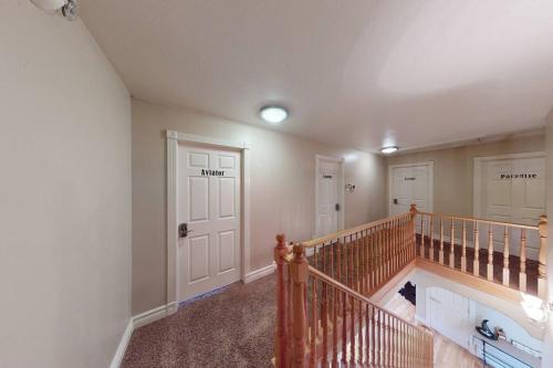 Φωτογραφία από το άλμπουμ του Tacit Shadow Resort Escape Dual Suite, Gym, Coffee Bar, Hot-Tub, Free Laundry, Food Available σε Parowan