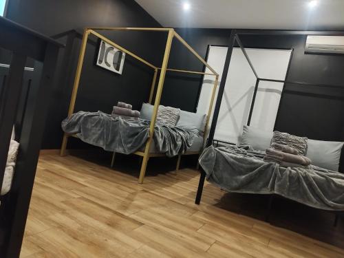 Postel nebo postele na pokoji v ubytování Spacious TJ Beach Home With Private Heated Pool Free Late Check Out