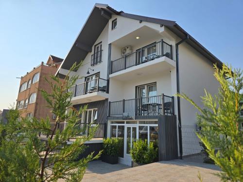 Budova, kde se aparthotel nachází