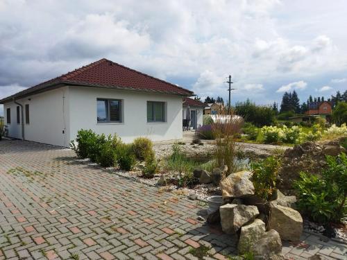 Vonkajšia záhrada v ubytovaní Apartmán Pavlík