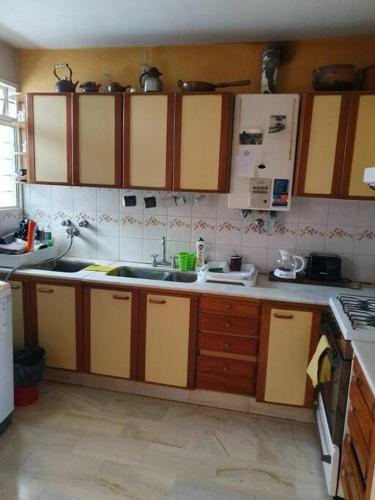 Dapur atau dapur kecil di Semipiso centrico comodo preciosa vista