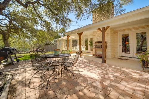 Fotografie z fotogalerie ubytování Serene Austin Home on 3 Acres 17 Mi to Downtown v destinaci Austin