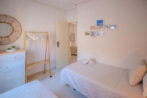 Apartamento en Torrevieja con Piscina y a 100 metros de la playa