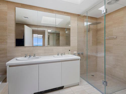 Et badeværelse på Fishermans Beach Cliff Top