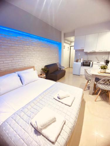 Neon City Pulse - Casa Nativa