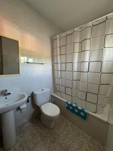 Ένα μπάνιο στο Hostal Pensión LA TORRE