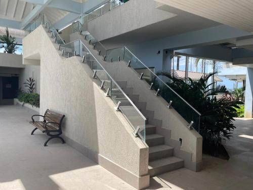 Galeriebild der Unterkunft Oceanfront Condo w/ FREE Parking + High Speed Wifi in Negril