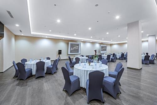 Бизнес-центр и/или конференц-зал в Grand Whiz Megamas Manado