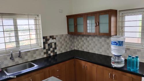 Фотография из галереи GAYATHRI HEIGHTS SERVICED APARTMENTS & APARTMENT HOTEL In HYDERABAD в Хайдарабаде