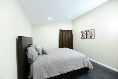 Postel nebo postele na pokoji v ubytování Sunny San Diego, Entire home, Pool, Free Parking, BBQ, Pets allowed, family neighborhood!