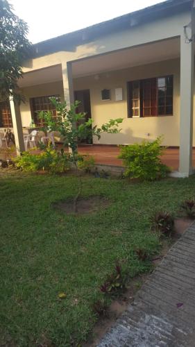 Taman di luar DK residence