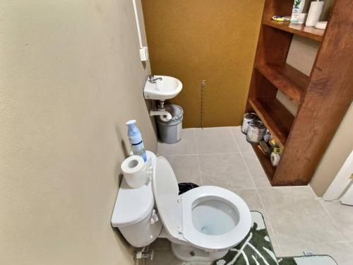 Φωτογραφία από το άλμπουμ του Cozy, Modern Apartment in Belmopan σε Belmopan