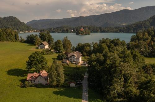 Homestay Vito by Lake
