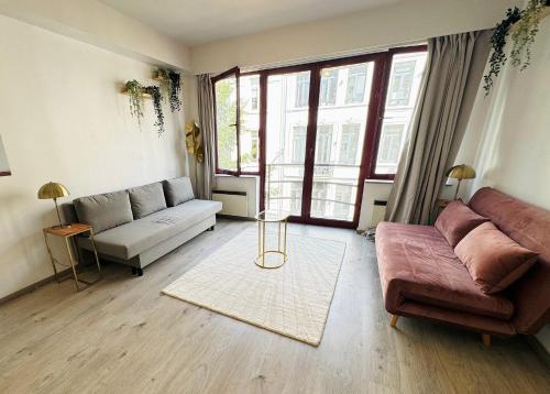 Ein Sitzbereich in der Unterkunft Bright Apartments In The Heart Of Antwerp