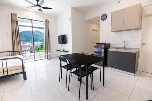 Η κουζίνα ή μικρή κουζίνα στο The Sun Executive #BayanLepas #QueensbayMall #8