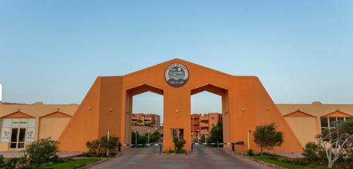 Το κτήριο όπου στεγάζεται  το ξενοδοχείο διαμερισμάτων