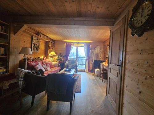 Bel appartement tout en bois dans un chalet